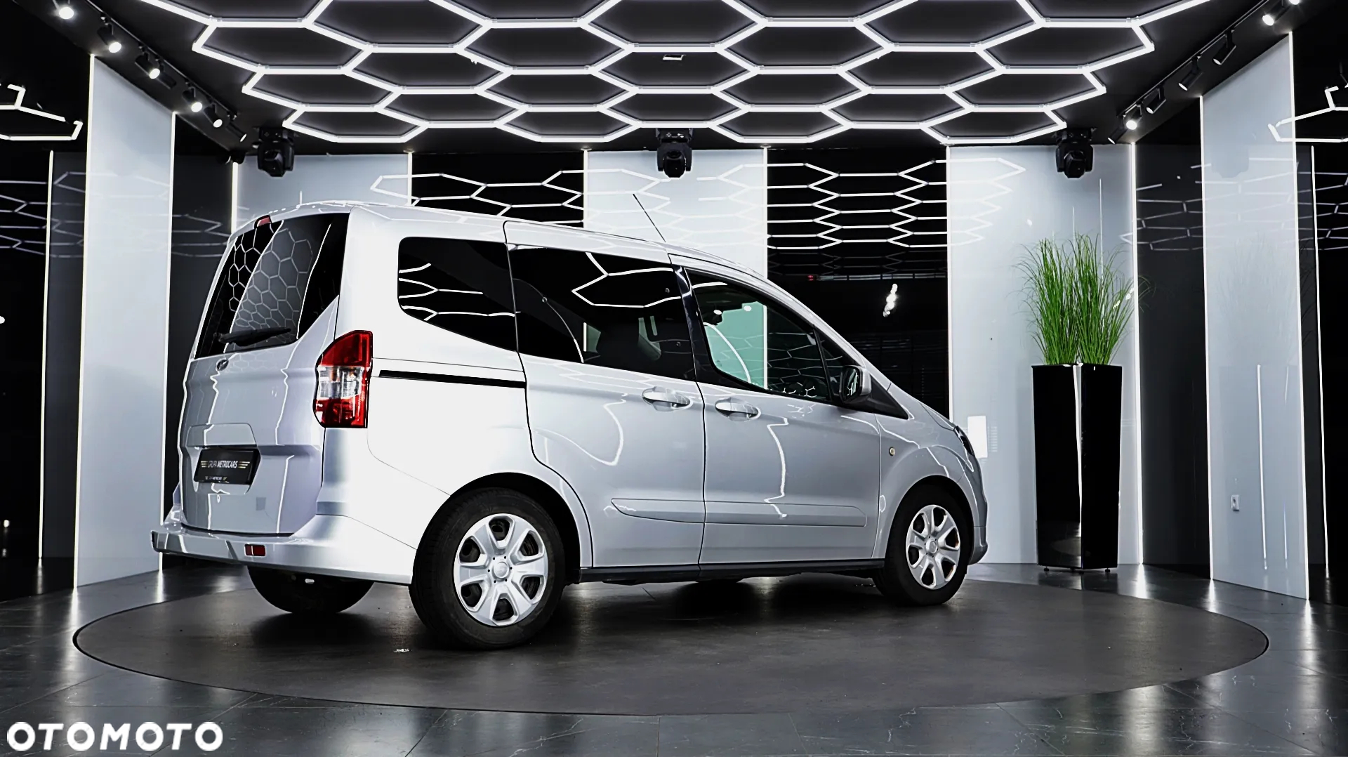 Ford Tourneo Courier 1.5 TDCi Trend - 9