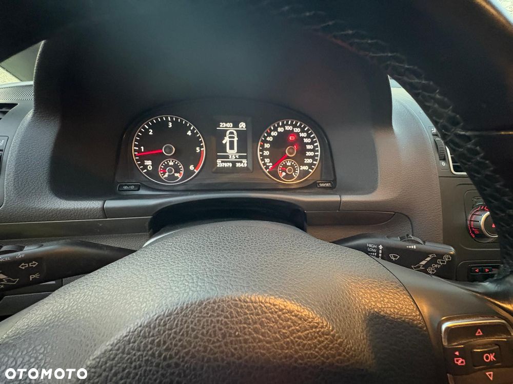 Volkswagen Touran 1.6 TDI DPF BlueMotion Technology Trendline - 12