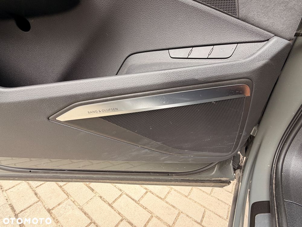 Audi Q8 Sportback e-tron 55 quattro S line - 35