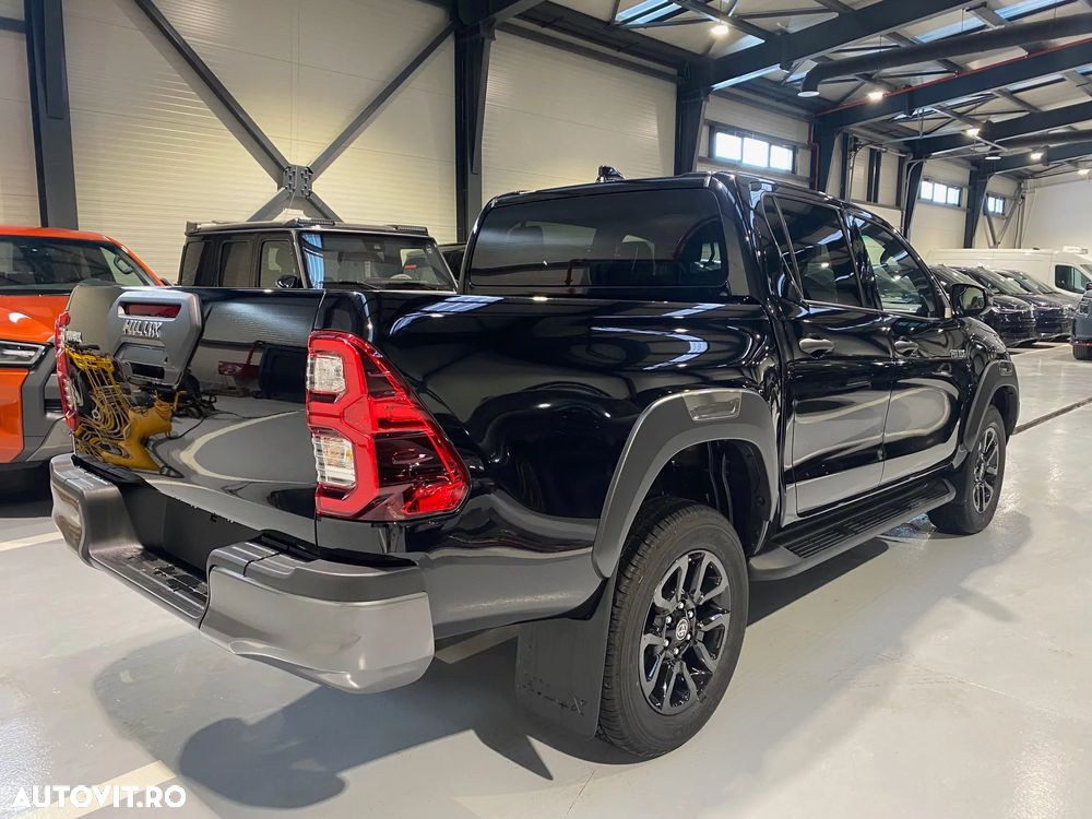 Toyota Hilux 2.8D 204CP 4x4 Double Cab AT MHEV Invincible - 3