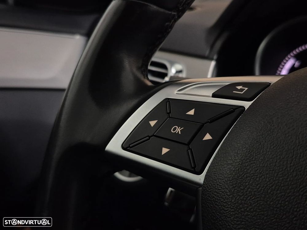 Mercedes-Benz E 300 Bluetec Hybrid Avantgarde - 41