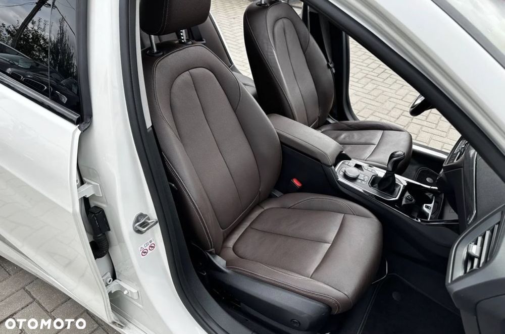 BMW Seria 1 118i Sport Line - 12