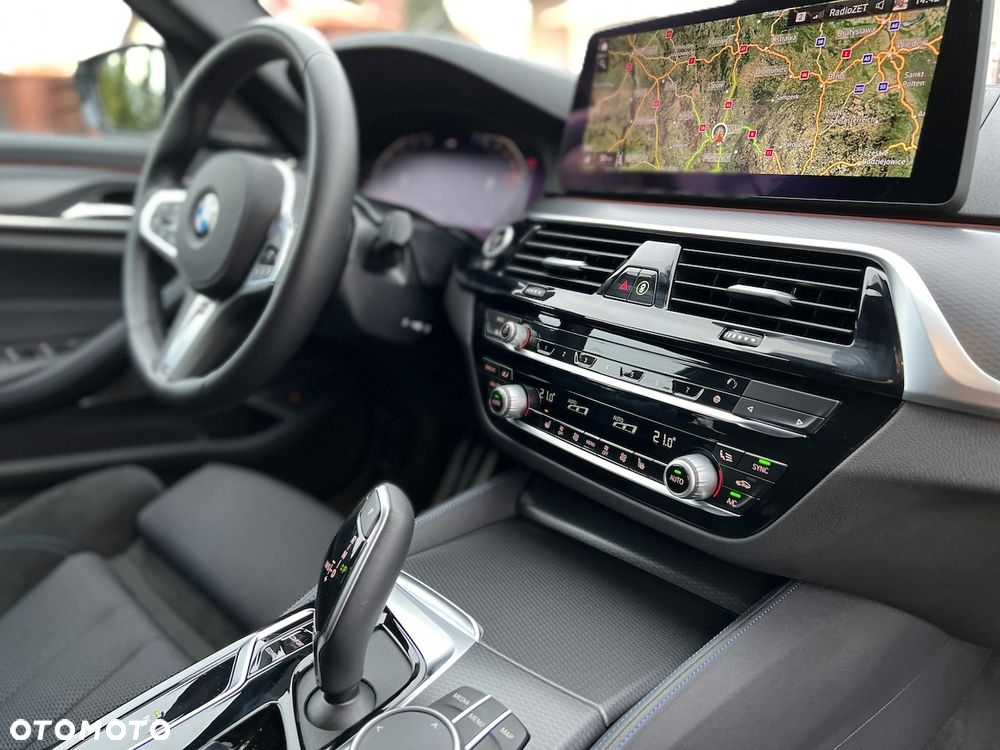 BMW Seria 5 520d M Sport - 16