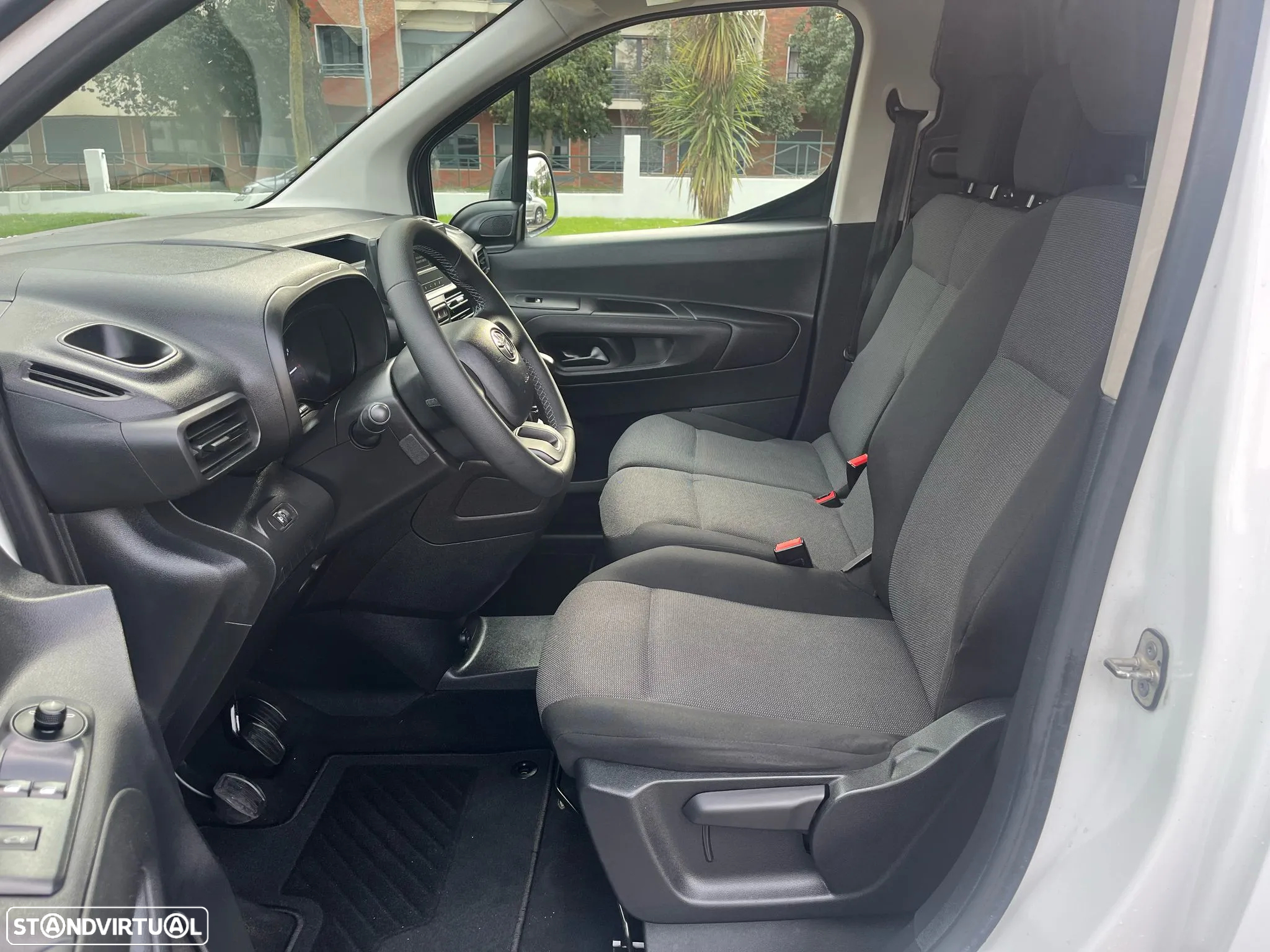 Toyota PROACE CITY L1 1.5 102cv - AC - IVA DEDUTÍVEL - 27