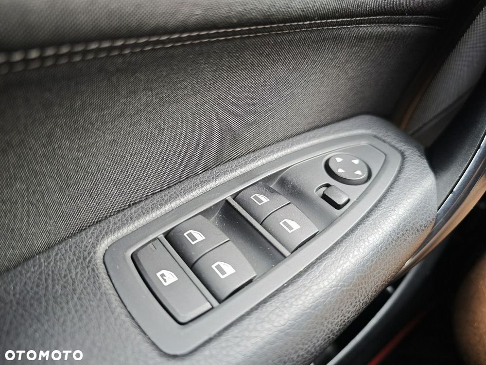 BMW Seria 1 - 24