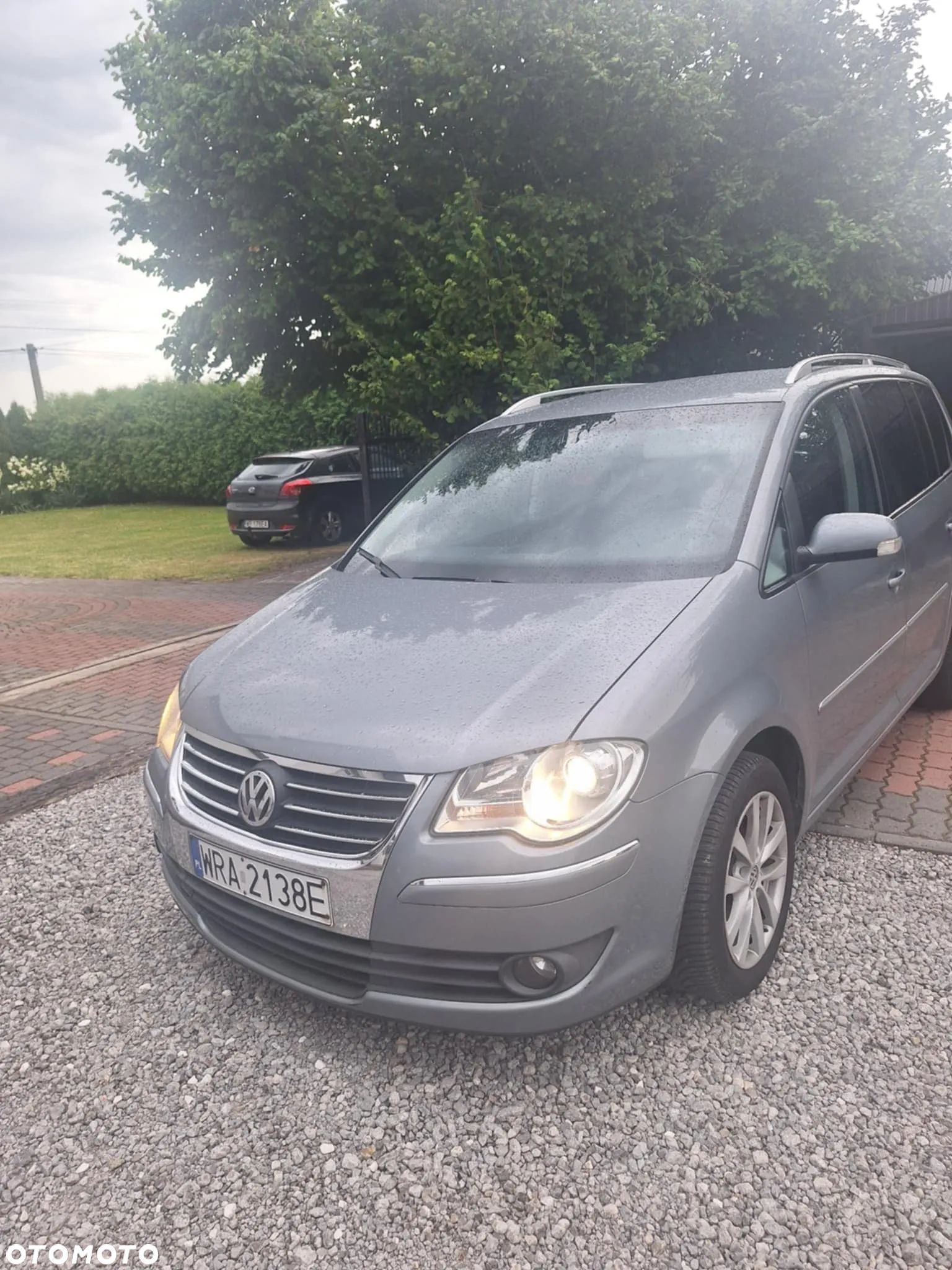 Volkswagen Touran 1.9 TDI Conceptline DSG - 1