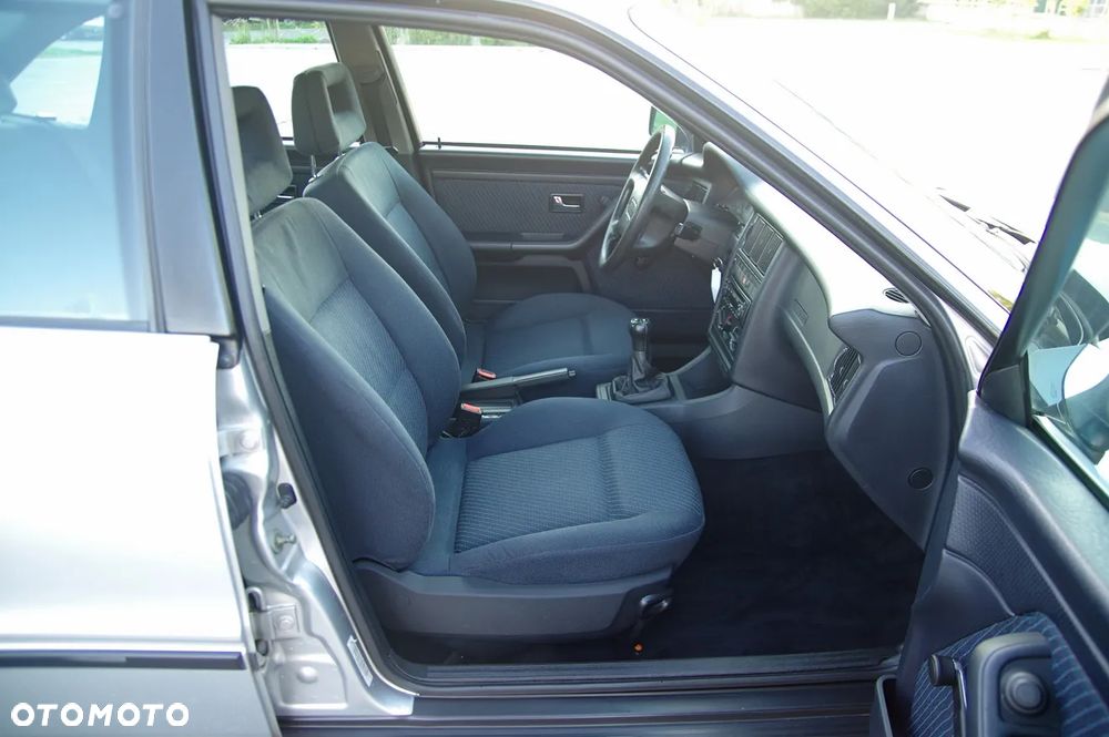 Audi 80 2.0 E - 29