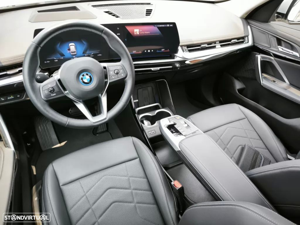 BMW iX1 eDrive20 - 6