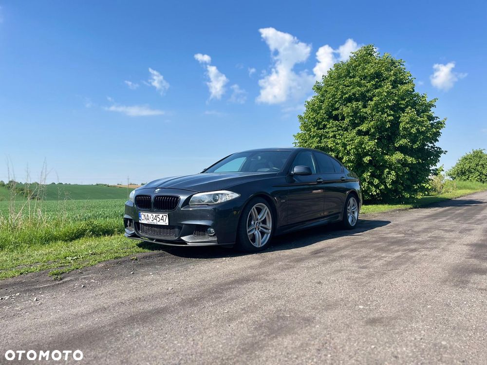 BMW Seria 5 550i xDrive Sport-Aut - 4