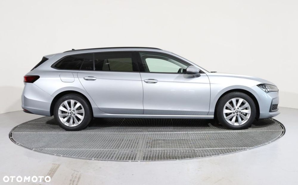 Skoda Superb 2.0 TDI SCR Drive DSG - 8