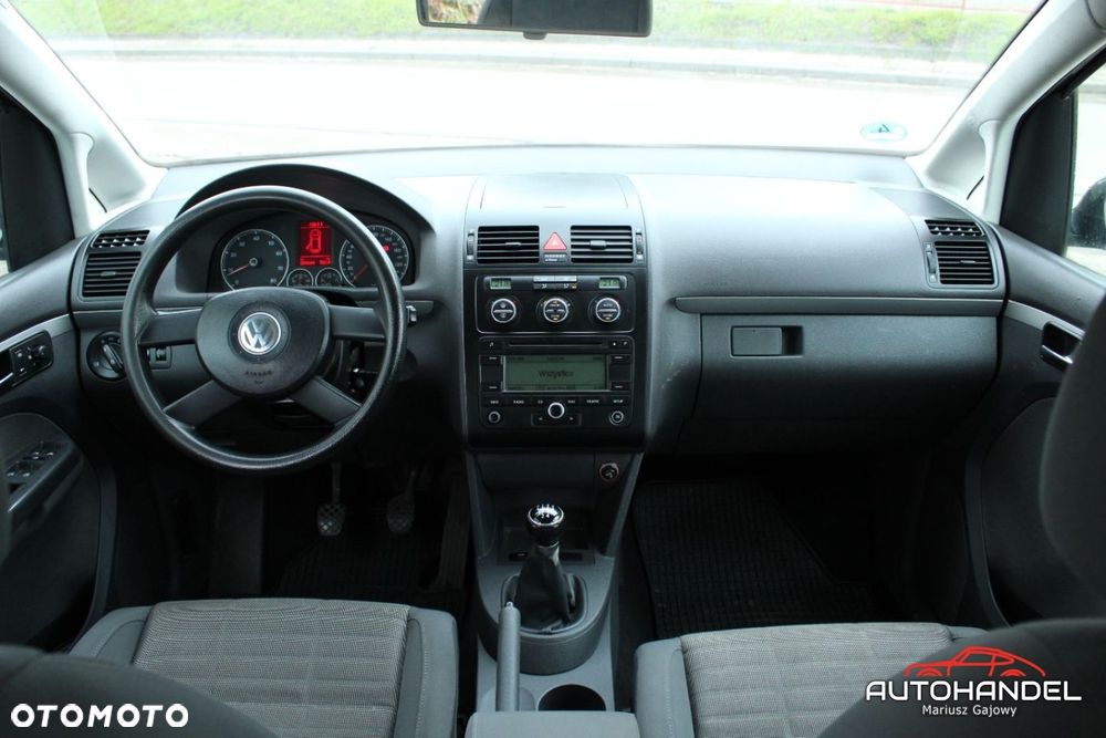 Volkswagen Touran - 8