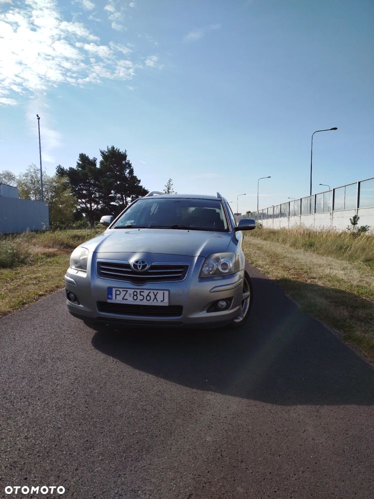 Toyota Avensis 2.2 D-CAT Combi Sol - 1