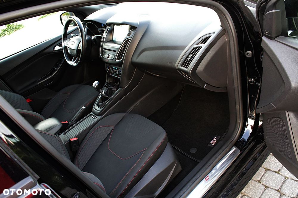 Ford Focus - 27