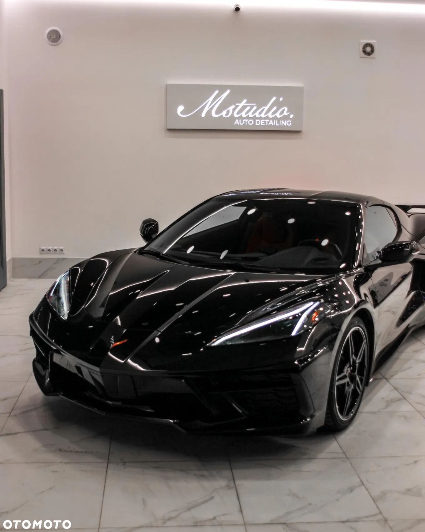 Chevrolet Corvette - 21