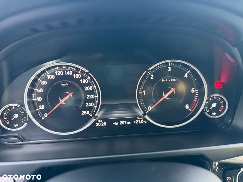 BMW X5 xDrive40d - 16
