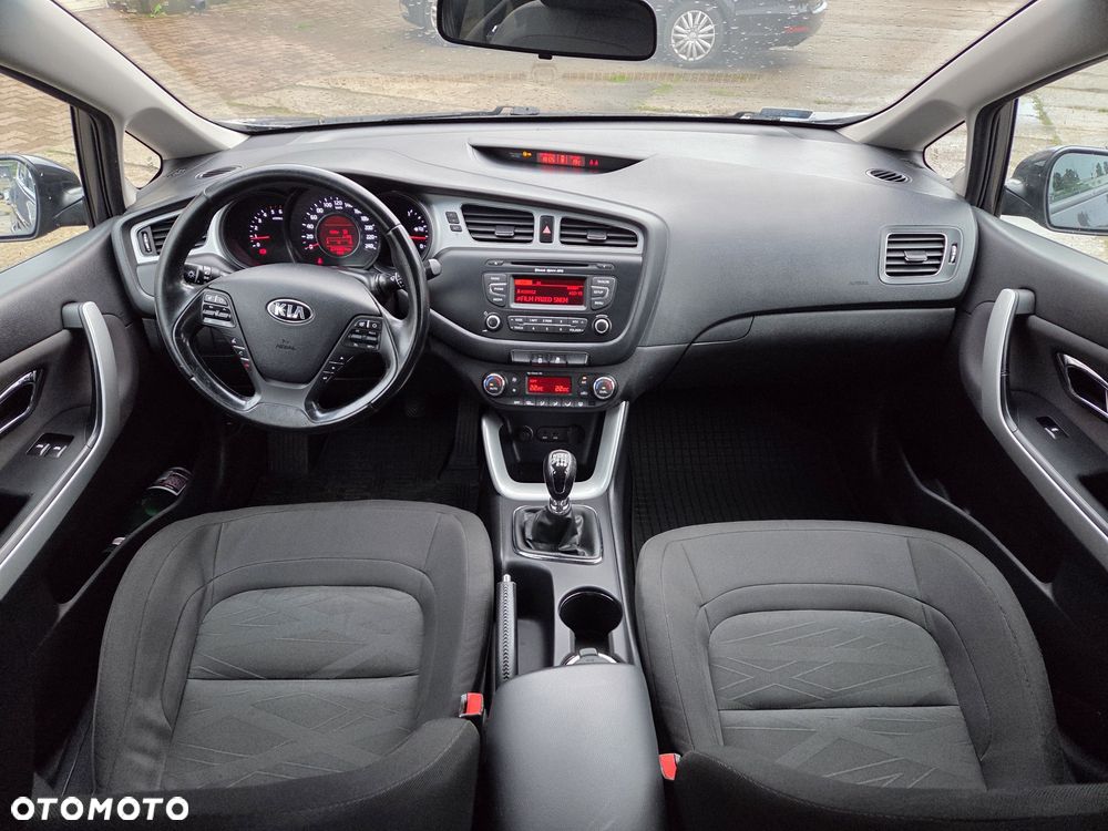 Kia Ceed - 8