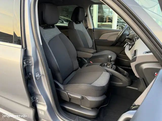 Citroën C4 Spacetourer PureTech 130 Stop&Start FEEL - 11