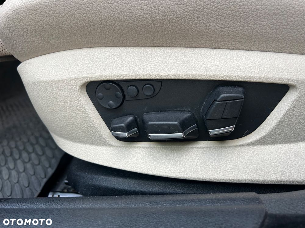 BMW Seria 5 535i xDrive - 33