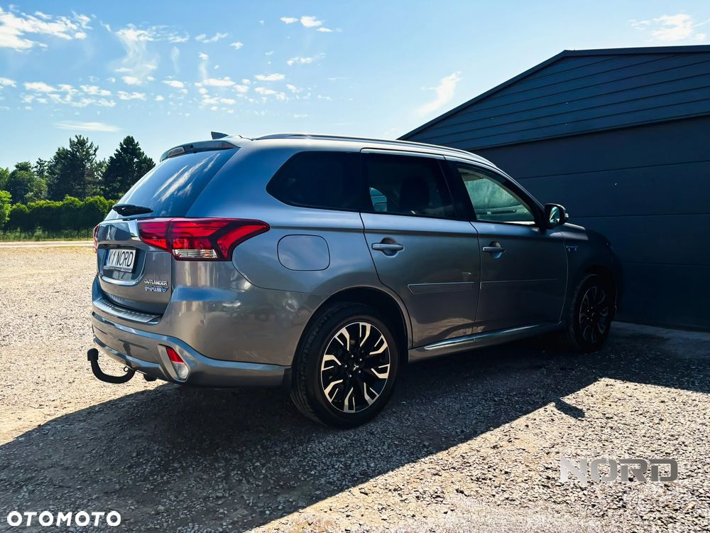 Mitsubishi Outlander 2.0 4WD Plus - 10