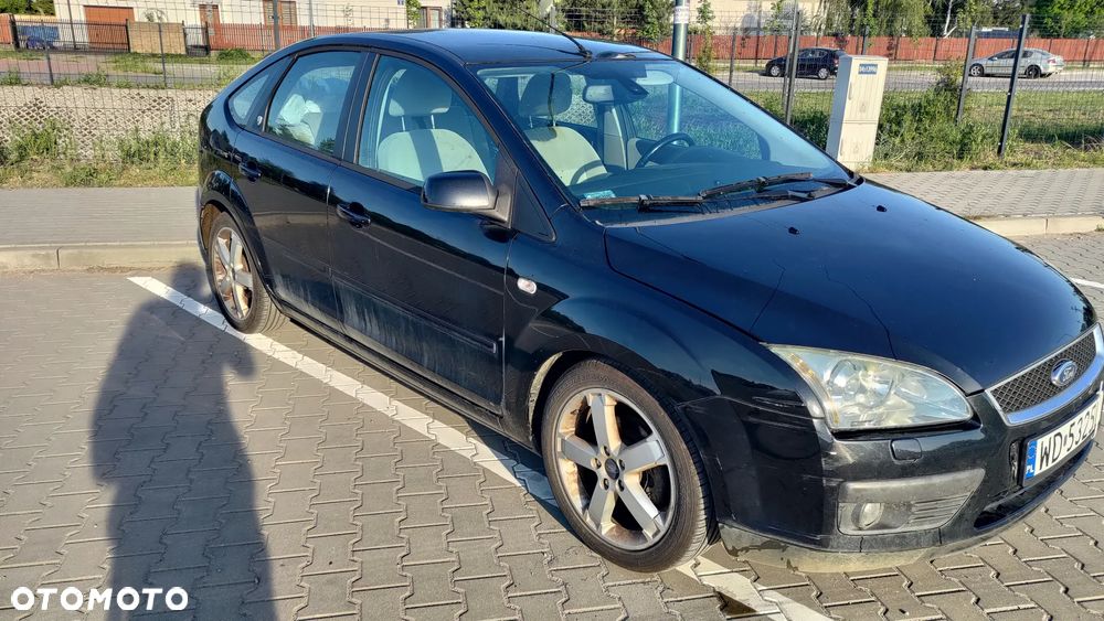 Ford Focus Ghia - 1