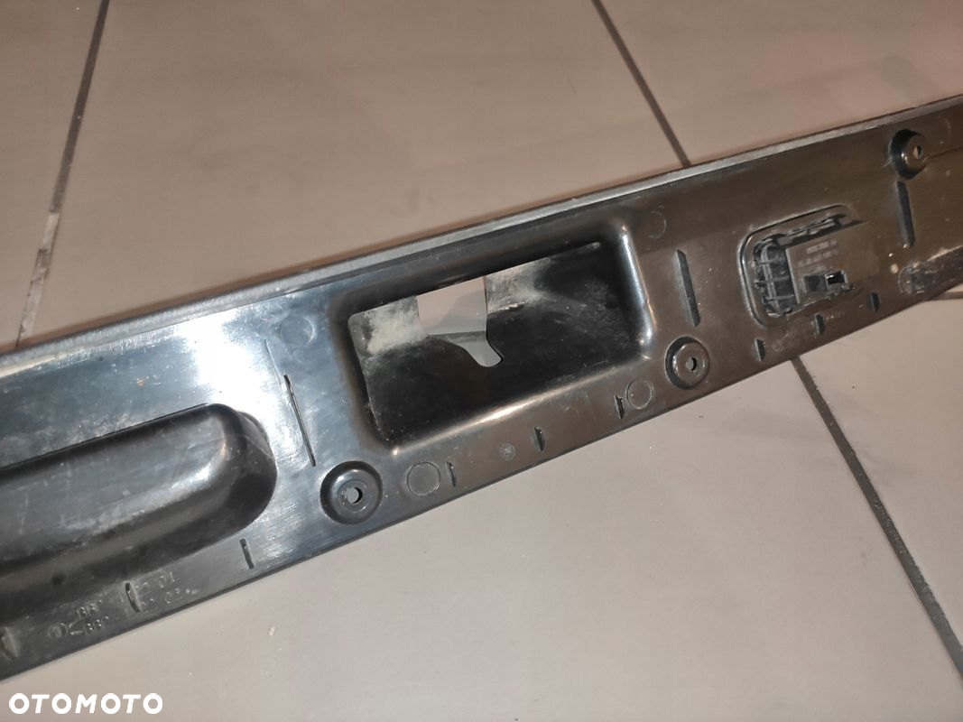 MERCEDES W221 LIFT SKLASA PRZYCISK OTWIERANIA KLAPY LISTWA OSŁONA ZAMKA KPL - 6