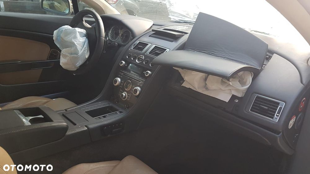 Aston Martin V8 Vantage 4,7 SportShift - 5