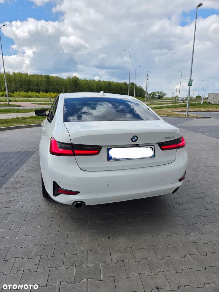 BMW Seria 3 330i Sport Line - 8