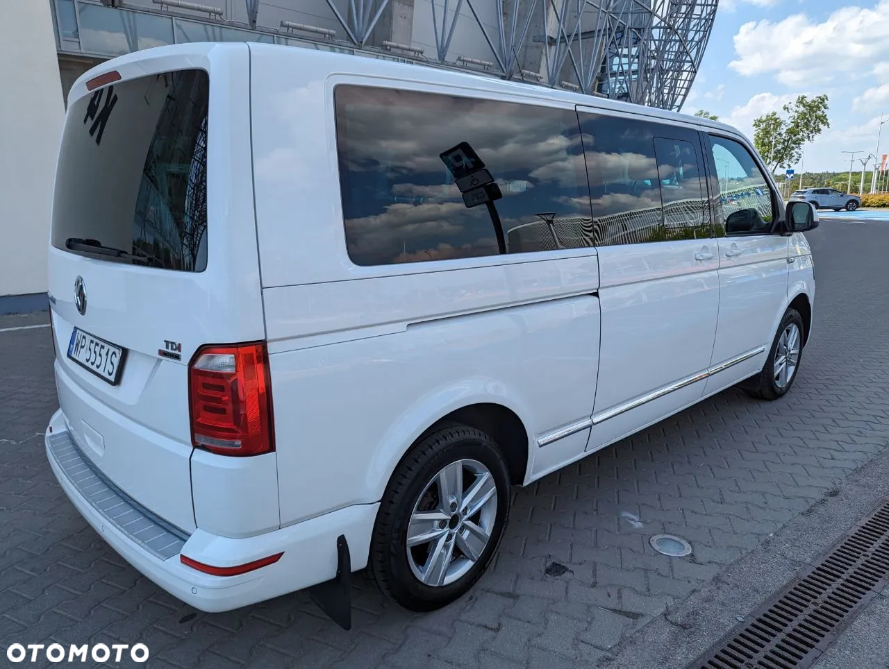 Volkswagen Caravelle - 11