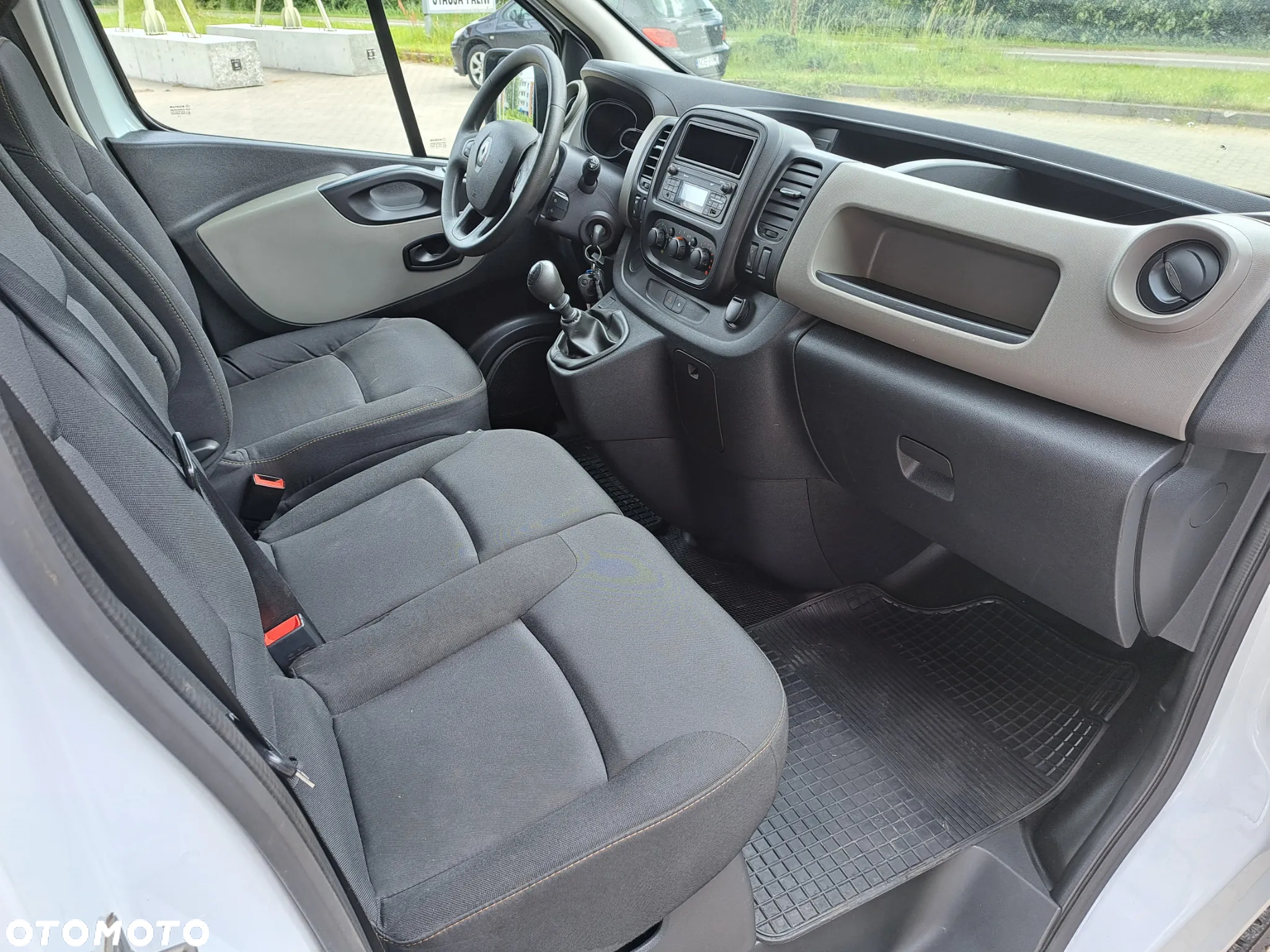 Renault Trafic - 13