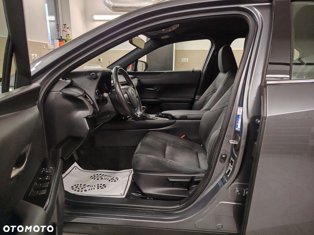 Lexus UX 250h Elegance 2WD - 19