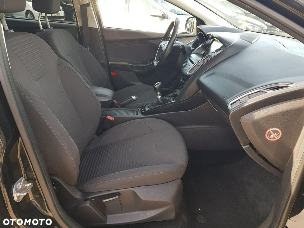 Ford Focus 1.5 EcoBoost STart-Stopp-System TITANIUM - 16