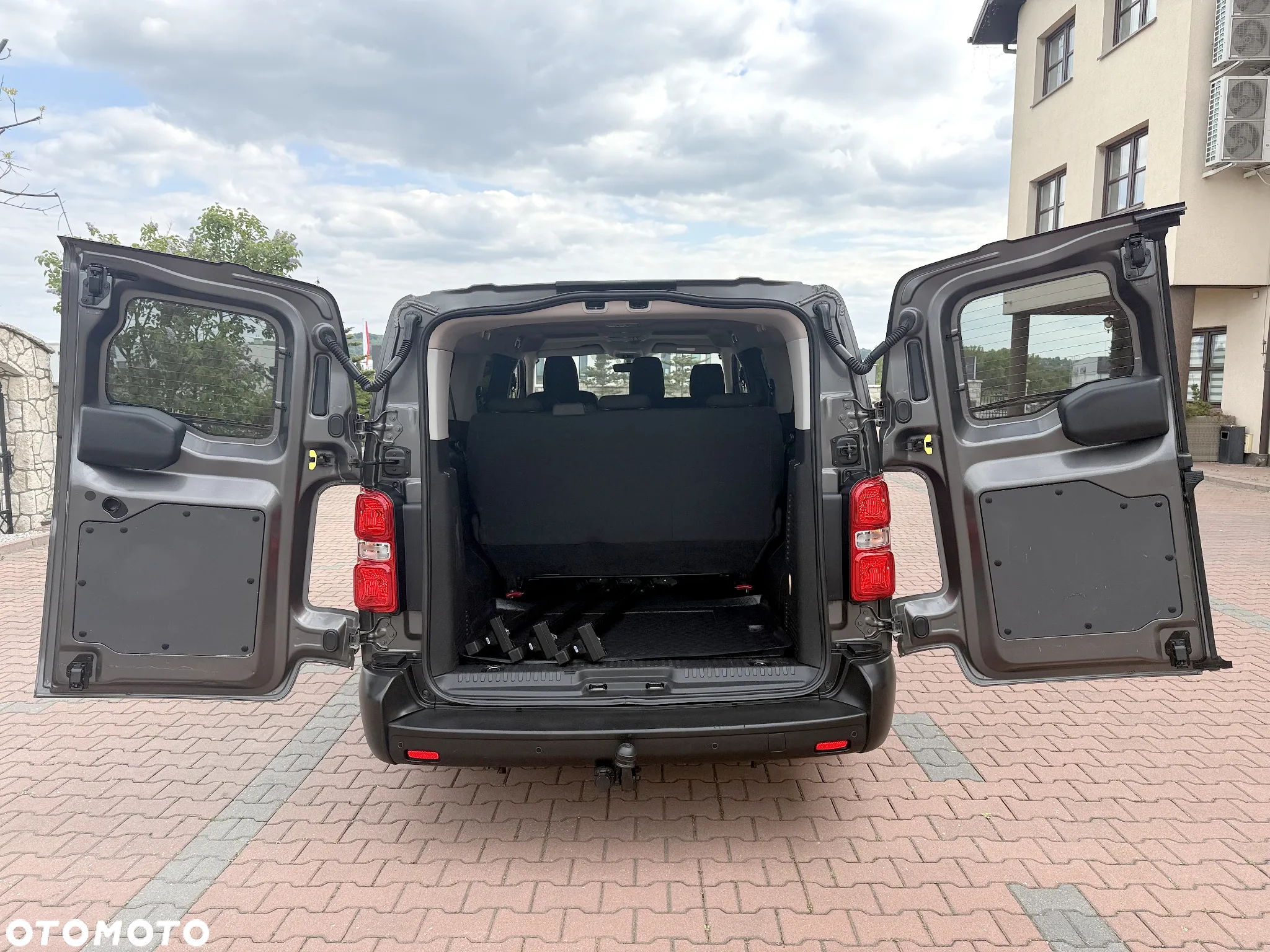 Citroën Jumpy Combi 2.0 BlueHDi XL 3,0t (bryg.) - 31