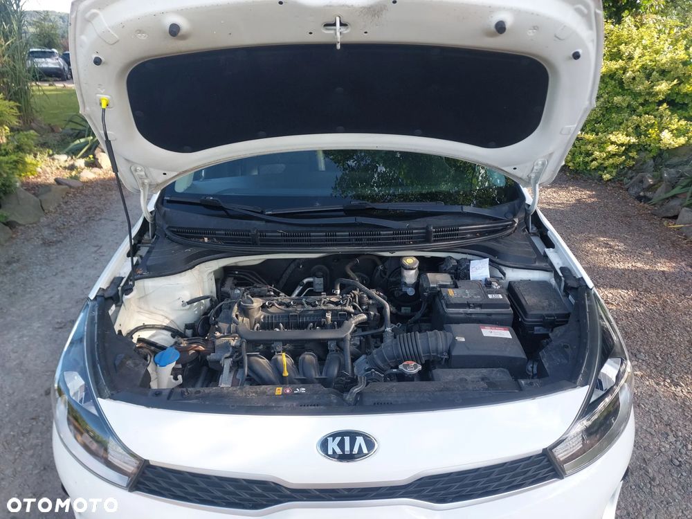 Kia Rio - 23