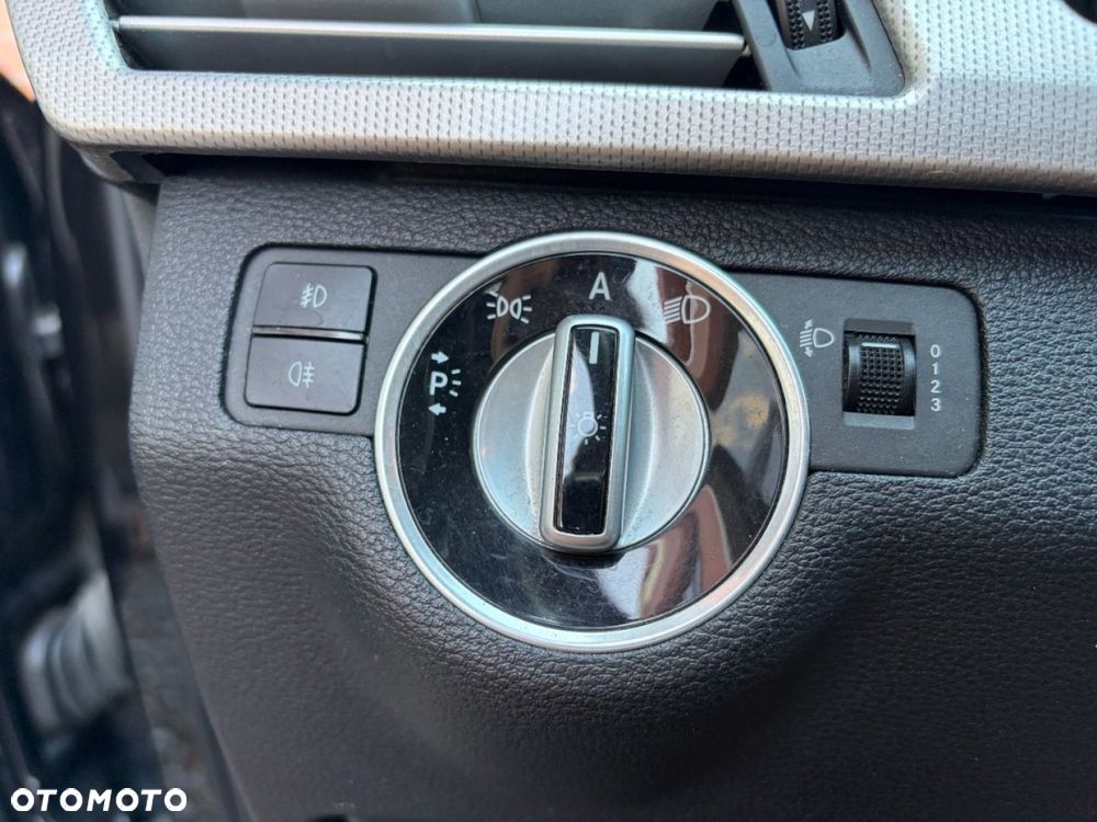 Mercedes-Benz Klasa E 200 CDI DPF BlueEFFICIENCY 7G-TRONIC - 22