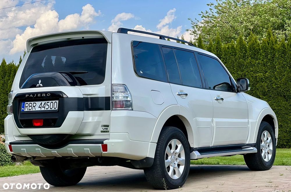 Mitsubishi Pajero - 13