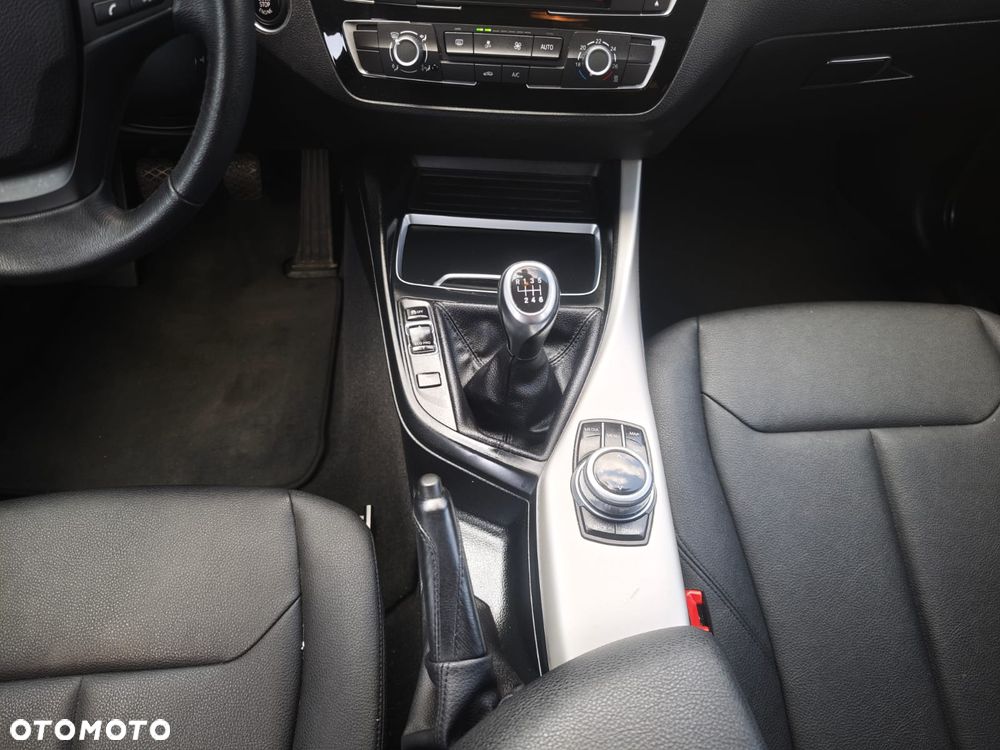 BMW Seria 1 116d EfficientDynamics Edition - 16