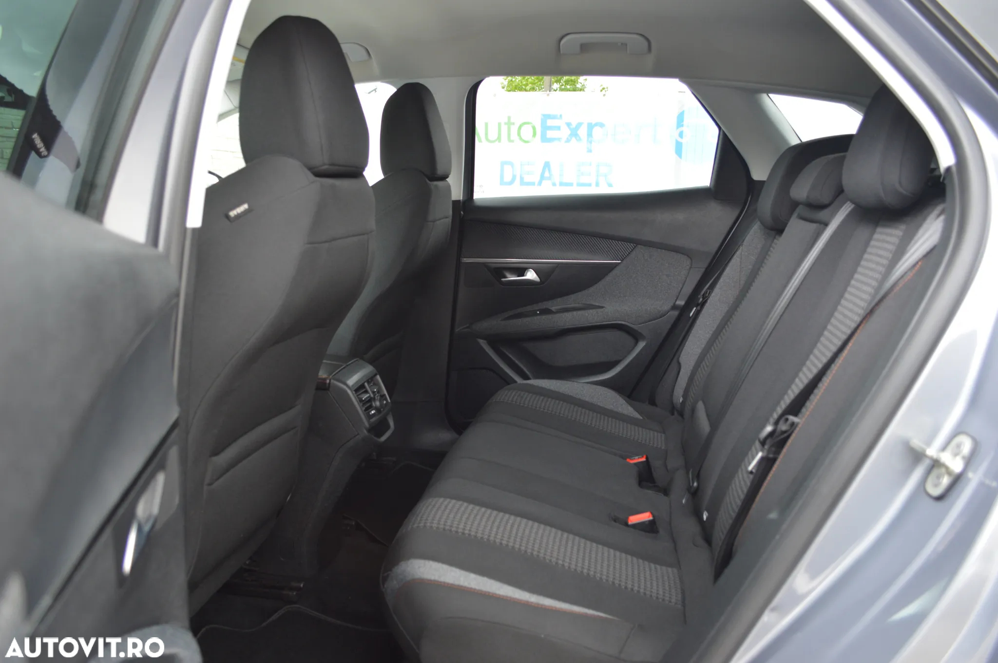 Peugeot 3008 BlueHDi 130 Stop & Start EAT8 Active Business-Paket - 6