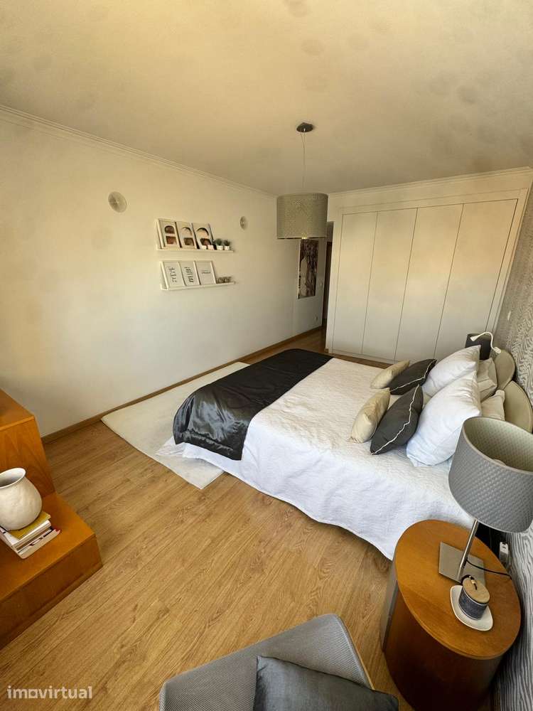 Apartamento T4 com excelentes áreas e localização privilegiada - Grande imagem: 5/30