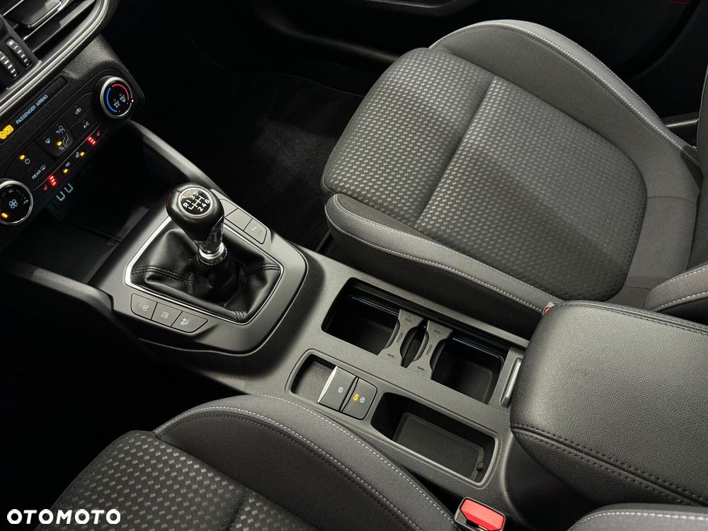 Ford Focus - 25