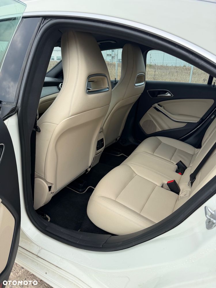 Mercedes-Benz CLA 250 4Matic 7G-DCT Sport - 10