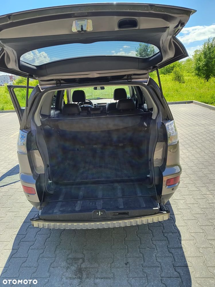 Mitsubishi Outlander 2.0 Intense + 2WD EU5 - 7