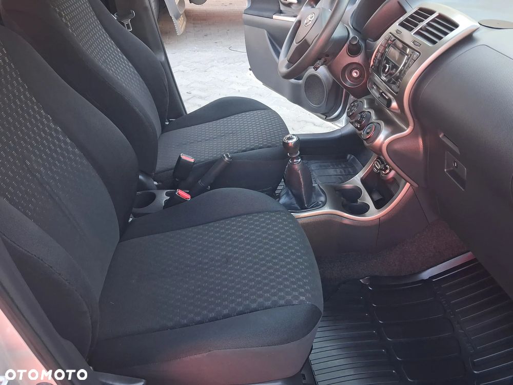 Toyota Urban Cruiser 1.33 4x2 Club - 31