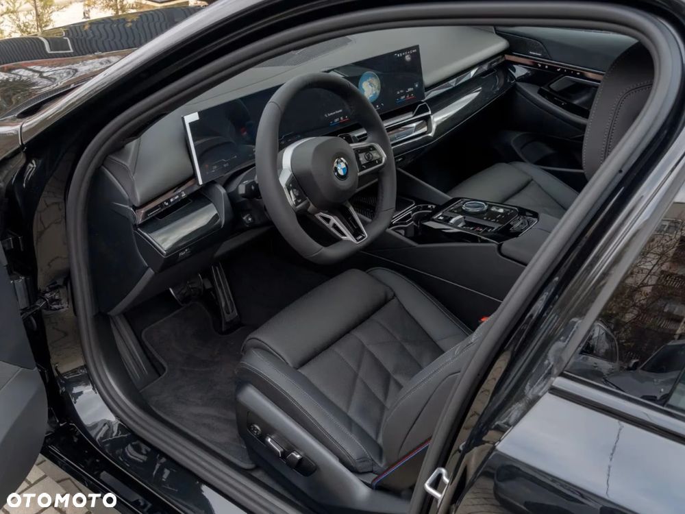 BMW Seria 5 540d xDrive mHEV M Sport - 23