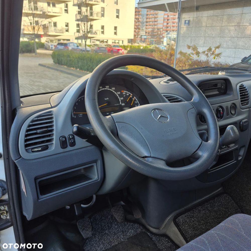 Mercedes-Benz Sprinter - 23