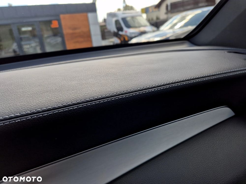 Mercedes-Benz GLC 300 e 4-Matic - 10