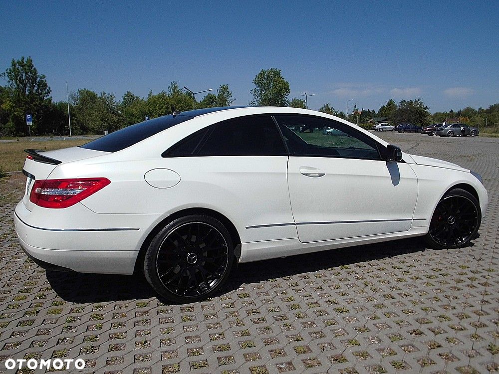 Mercedes-Benz Klasa E 200 CGI BlueEFFICIENCY Automatik Avantgarde - 11