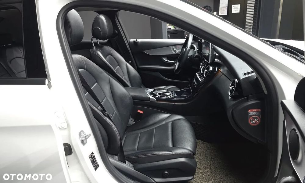 Mercedes-Benz Klasa C 220 d 4MATIC 9G-TRONIC - 12
