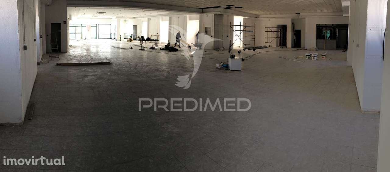 Armazém em Mina de Água (Amadora) - Grande imagem: 3/17