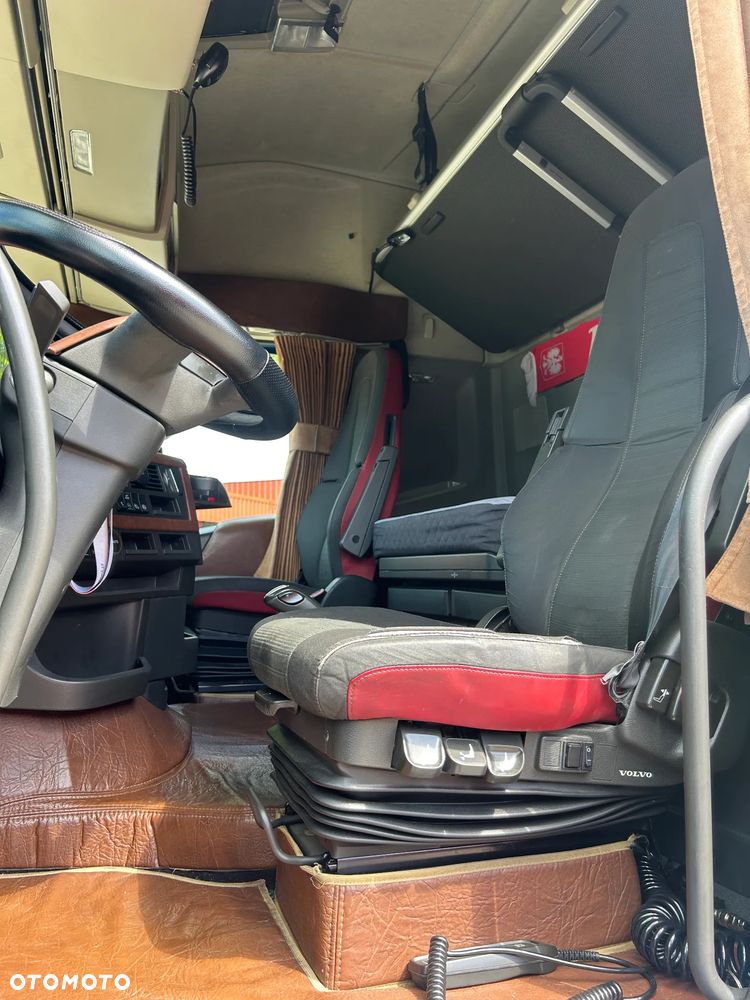 Volvo FH 500 AUTOMAT / HALOGENY ORUROWANIE / FULL SPOJLERY / LED / EURO 6 / TACHOGRAF NOWEJ GENERACJI / PRZÓD NOWE OPONY DUNLOP / 2015 ROK !! - 23