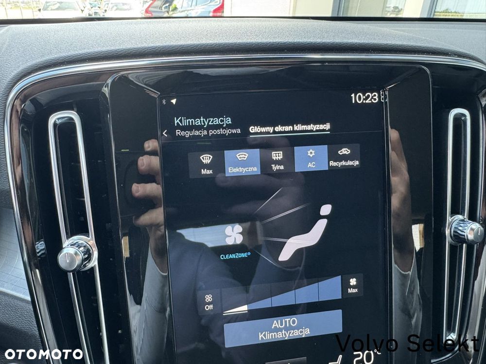 Volvo XC 40 T3 Momentum Pro - 25